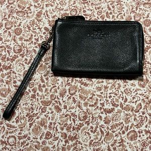 ***like new*** COACH wallet/wristlet